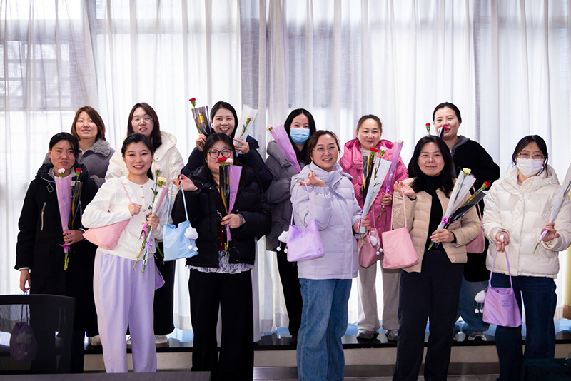 春日启青春，礼遇致女神｜w66利来天成祝女神们节日欢乐！